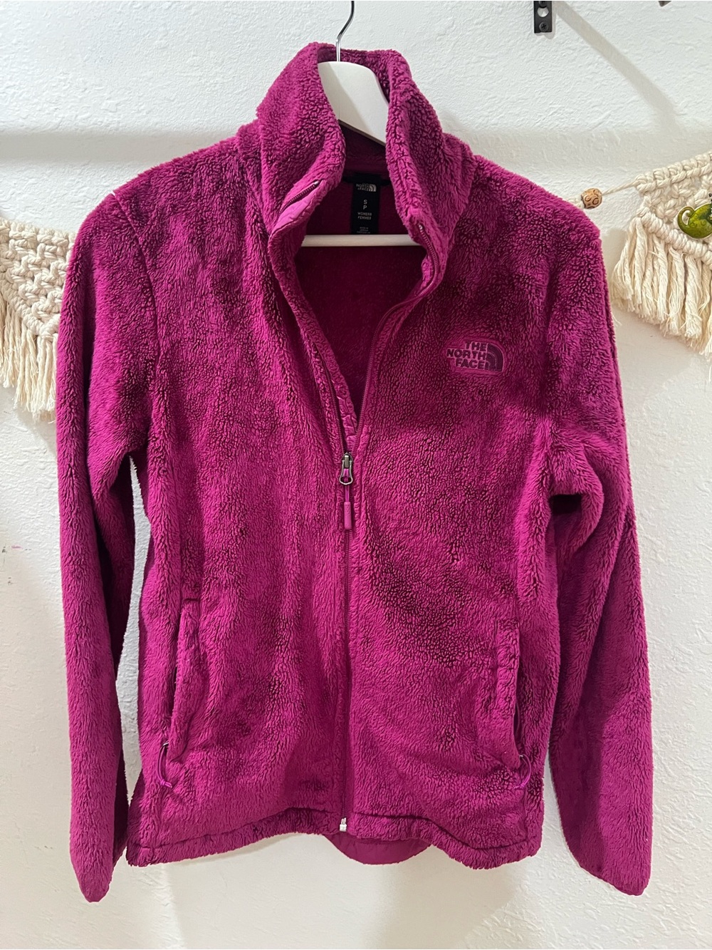The North Face Women's Plush Fleece Jacket - Magenta
